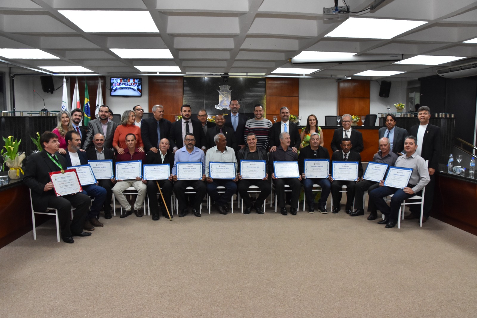 CÂMARA MUNICIPAL HOMENAGEIA OS PAIS PATROCINENSES EM SINGELA E MERECIDA SOLENIDADE